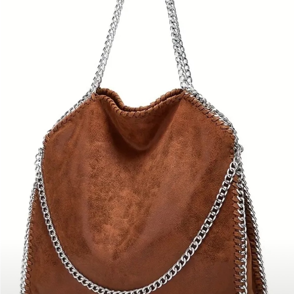Chic Brown Shoulder Bag with Sleek Design